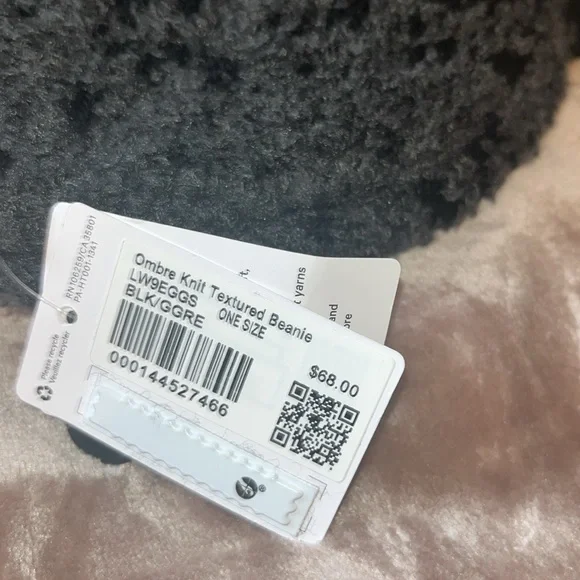 NWT Lululemon Black/Grey Ombre Knit Textured Beanie - Never Worn OS